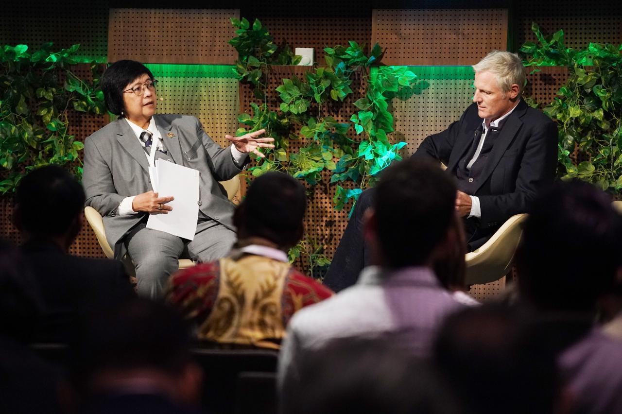 Menteri LHK Teken Kerja Sama Dengan Bezos Earth Fund