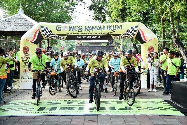 Wamen LHK Gowes Ramah Iklim 2024 Susuri Kota Solo