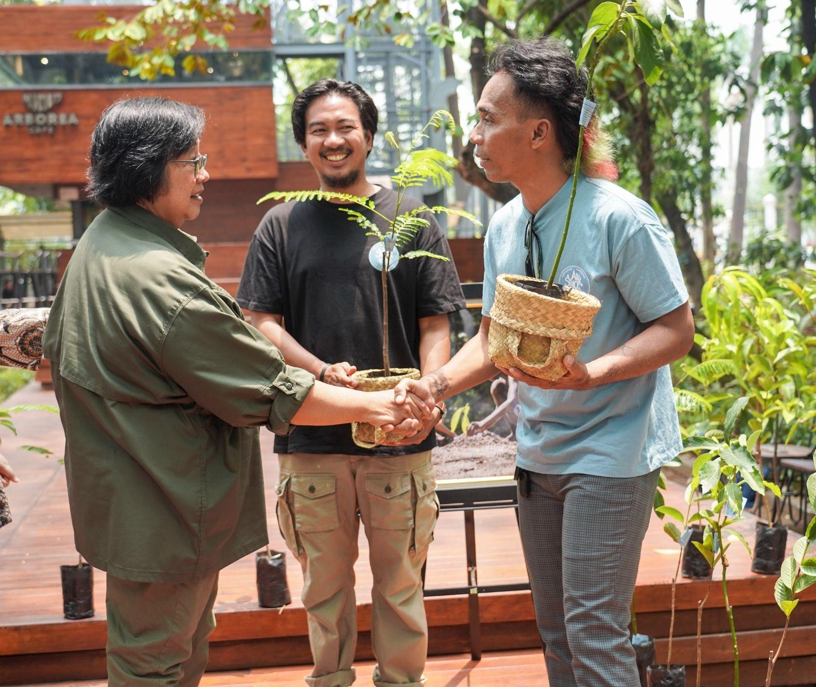 Menteri LHK Dukung Penuh Kaka Slank dan Komunitas Elektrik Elders